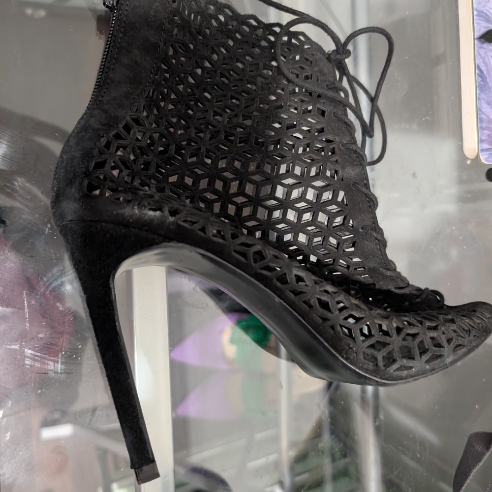 Zara Basic Black Geometric Lace-Up Shoes